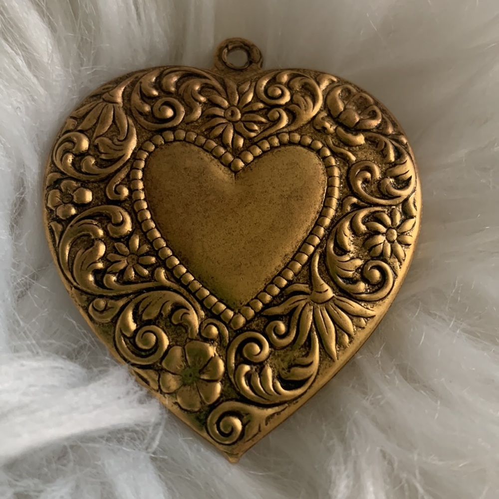 Regalrose Heart Charm